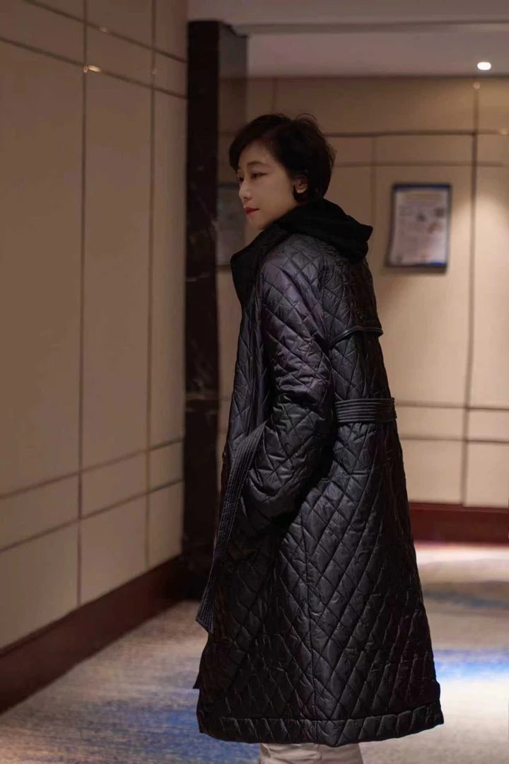 【U.M】菱格美学轻奢立领保暖鹅绒服新国标90白鹅绒羽绒服防钻绒