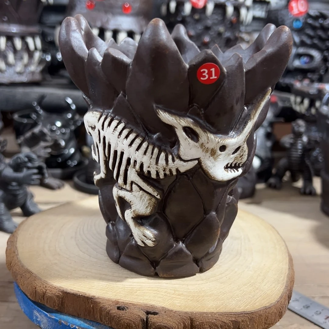 31号，手捏手刻有微小手工制作痕迹，内口10外高13.5