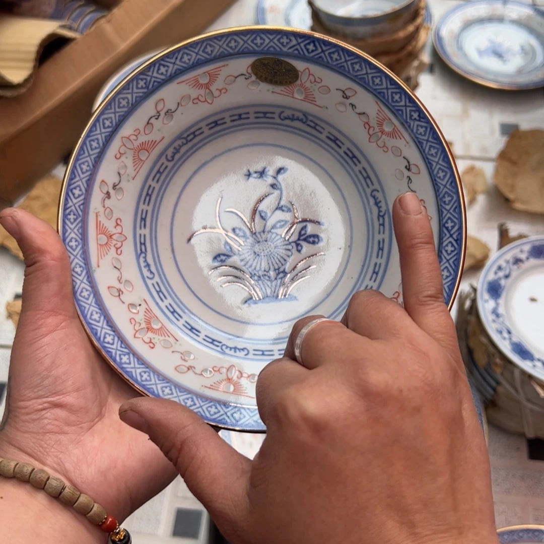 用***天陶其他18厘米加彩花心深盘 6个