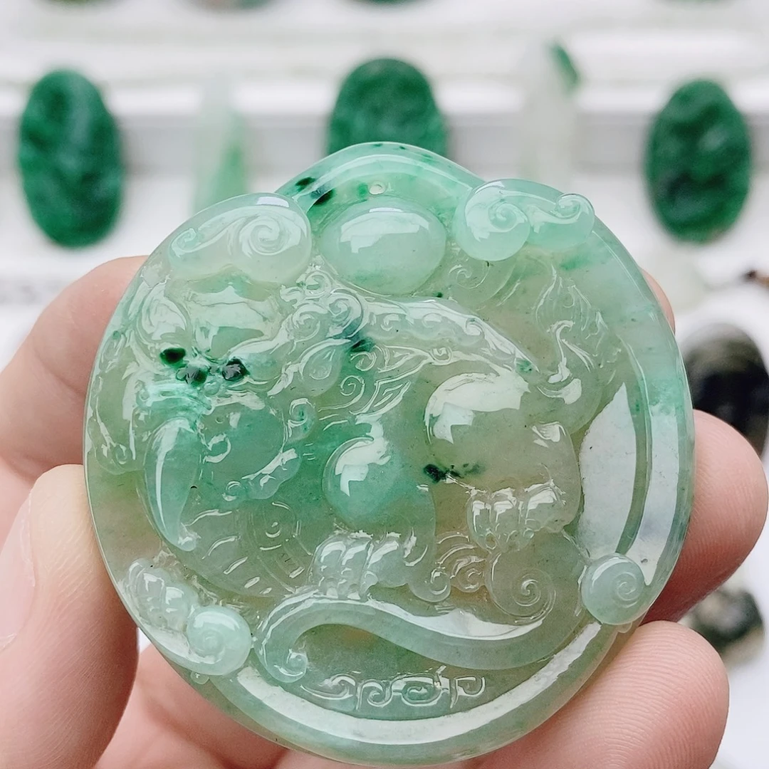 独山玉未镶嵌颈饰