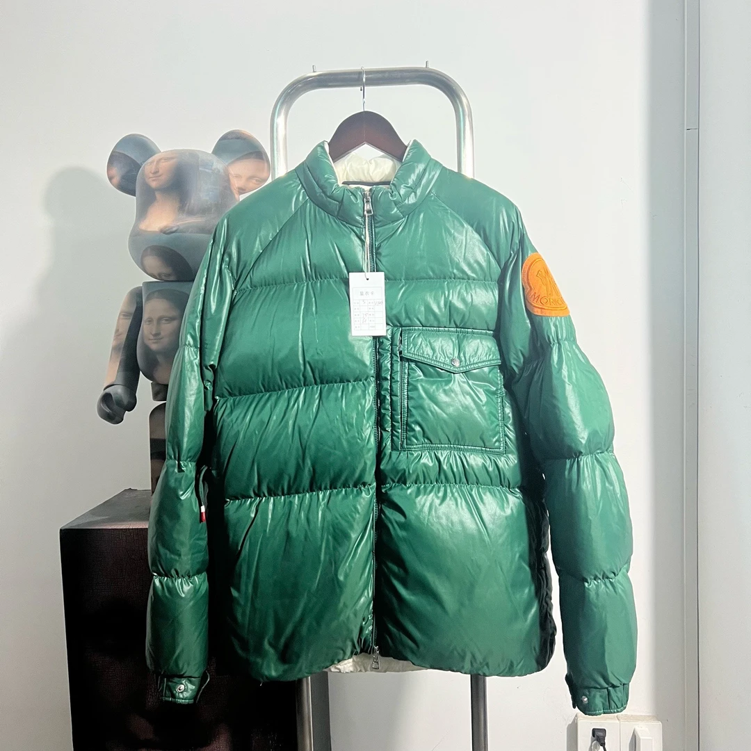 99新 MONCLER BARTHET羽绒服 V1606尺码：3 衣长70 胸围75