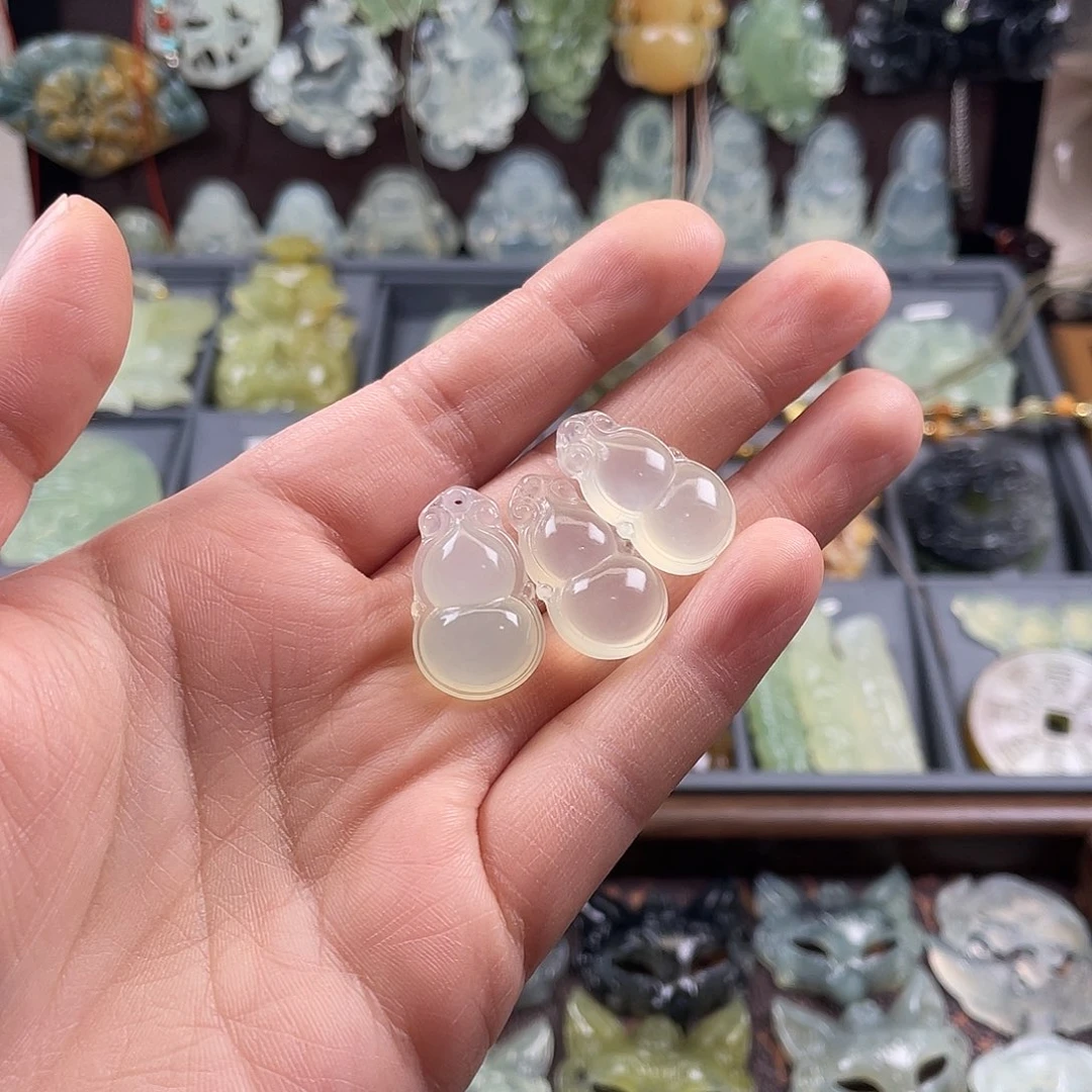 蛇纹石玉未镶嵌吊坠(赠链)