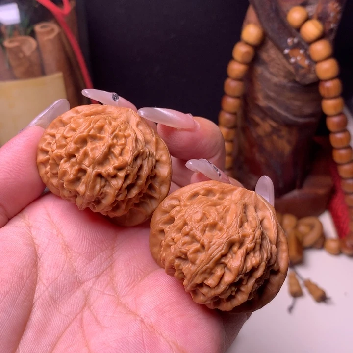 文玩核桃把件宫灯