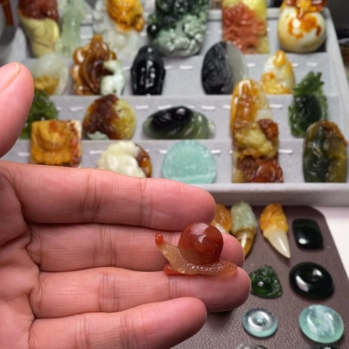 幽***主蛇纹石玉未镶嵌颈饰