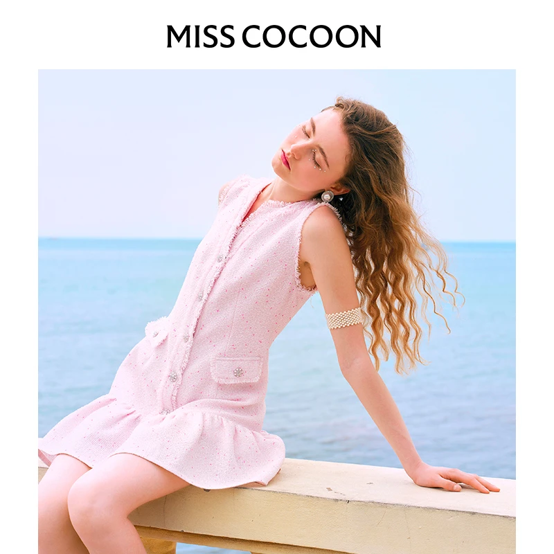 MISSCOCOON可可尼粉色小香风背心连衣裙2025新款拼接荷叶裙摆裙子