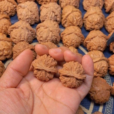 【闪购商品】吊坠文玩核桃天地32