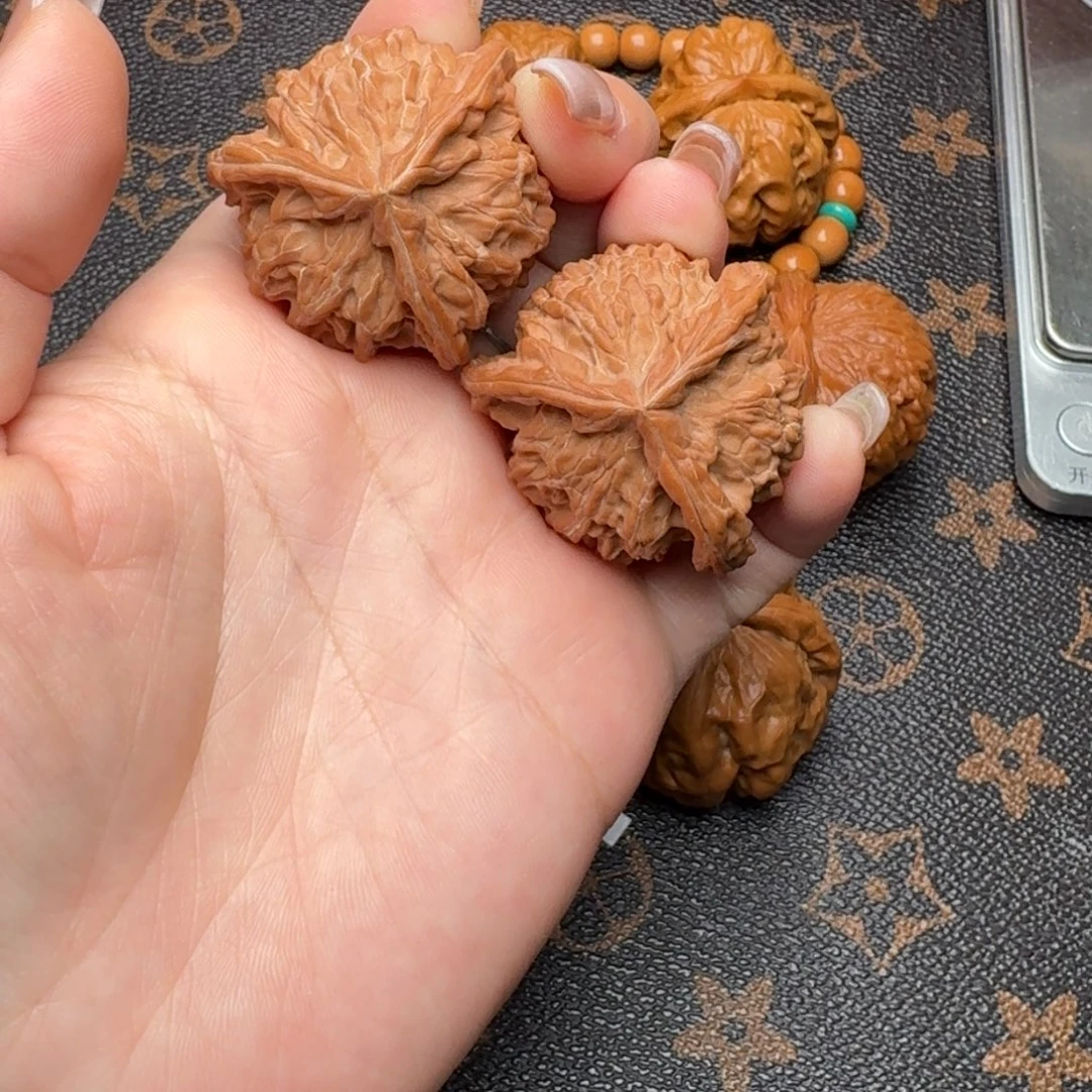 文玩核桃把件38三棱G592