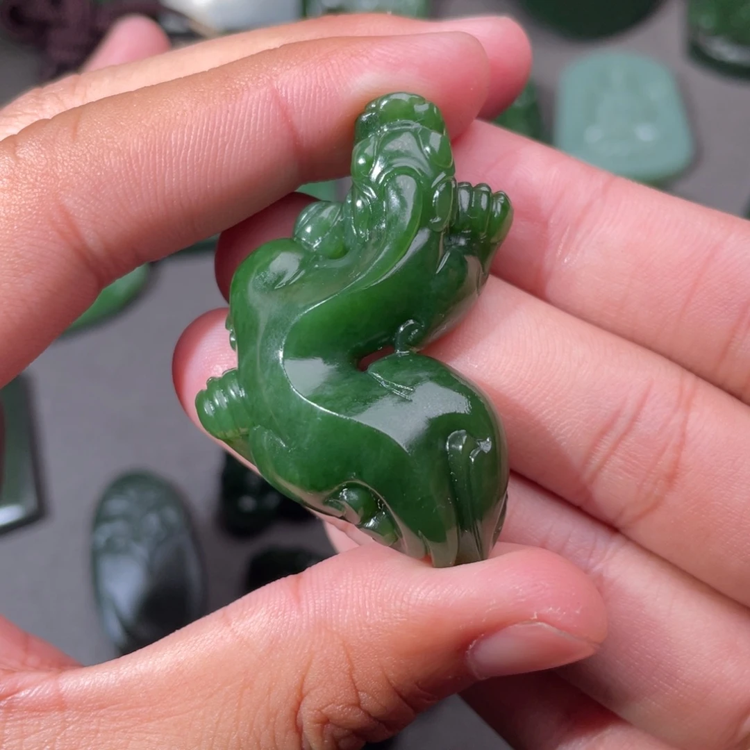 和田玉（碧玉）未镶嵌颈饰