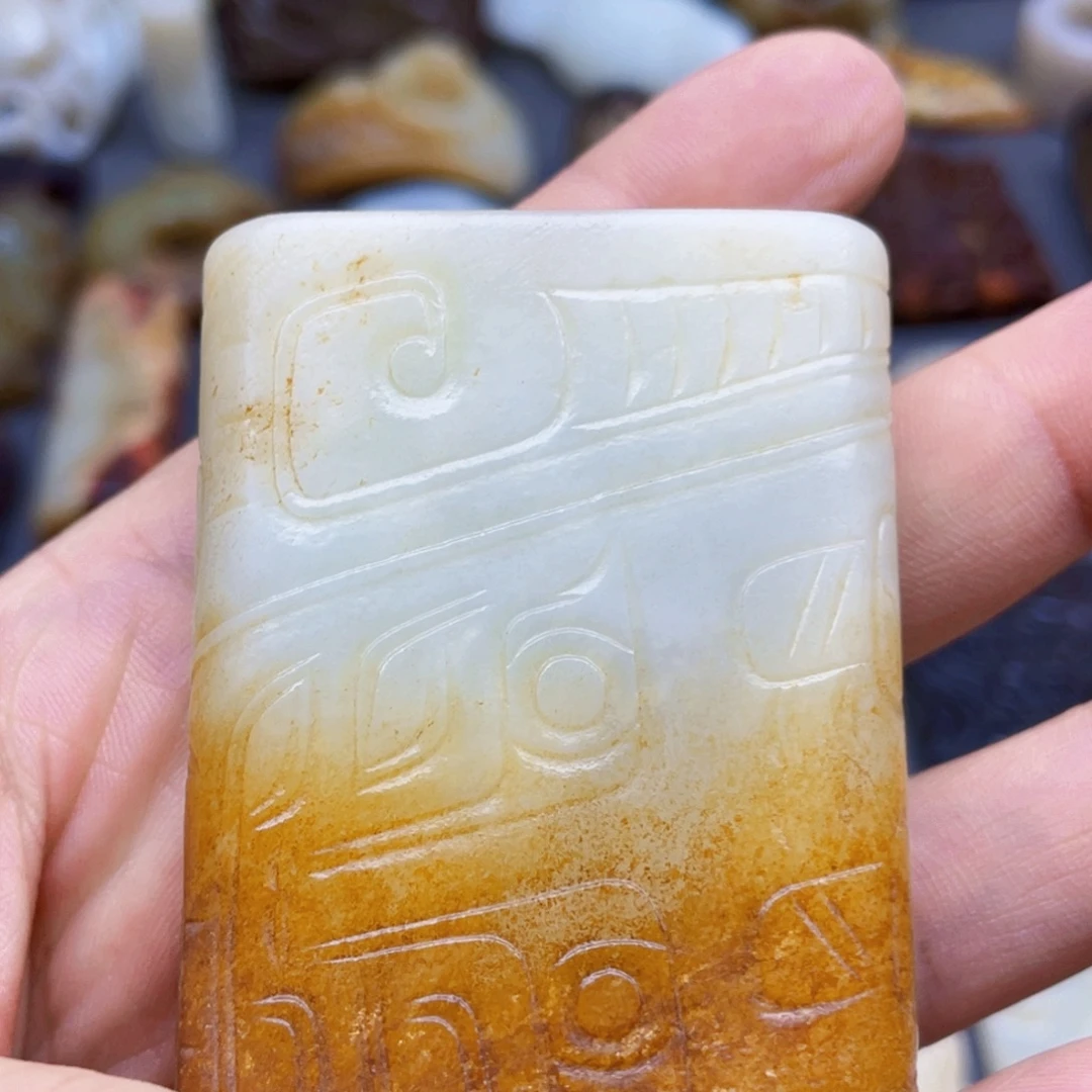 十***子颈饰未镶嵌和田玉