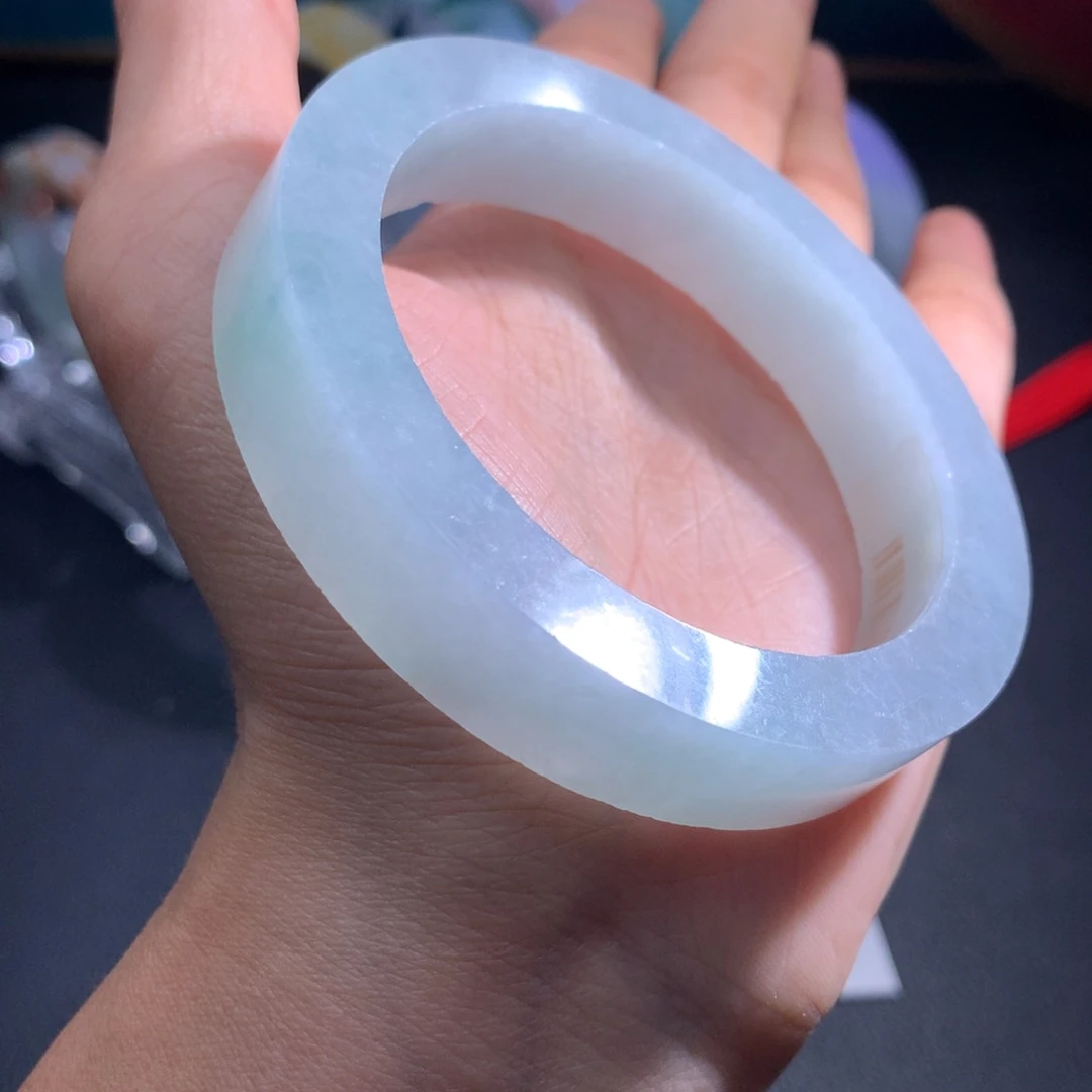 未镶嵌翡翠手镯定制翡翠