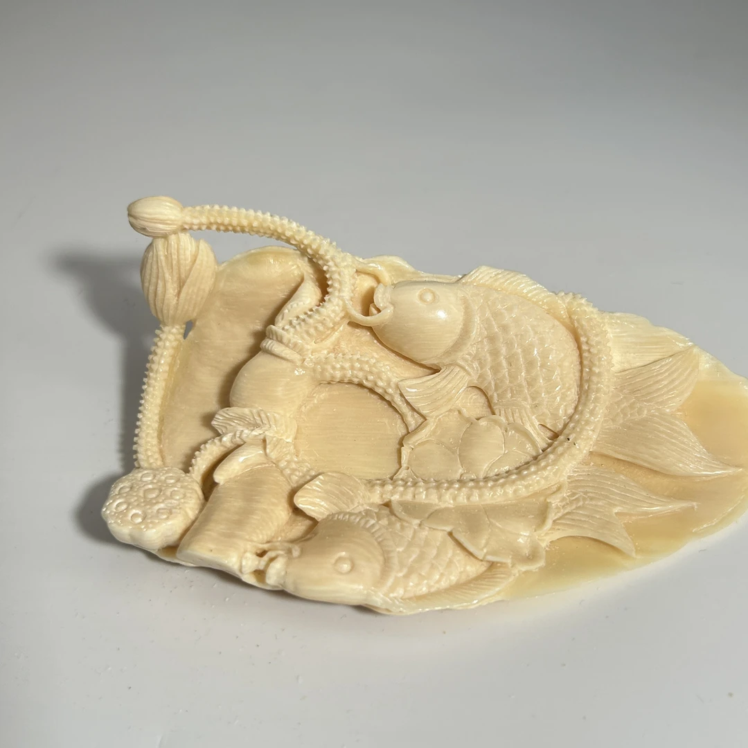 猛犸牙雕年年有余茶铲93*51*12mm假一罚四X2302