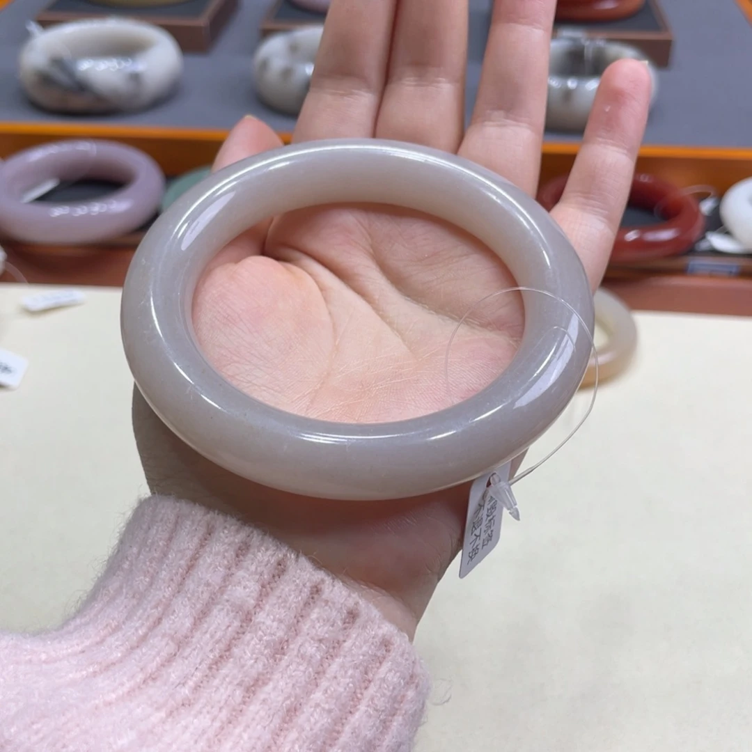 未镶嵌手镯石英质玉笑***…