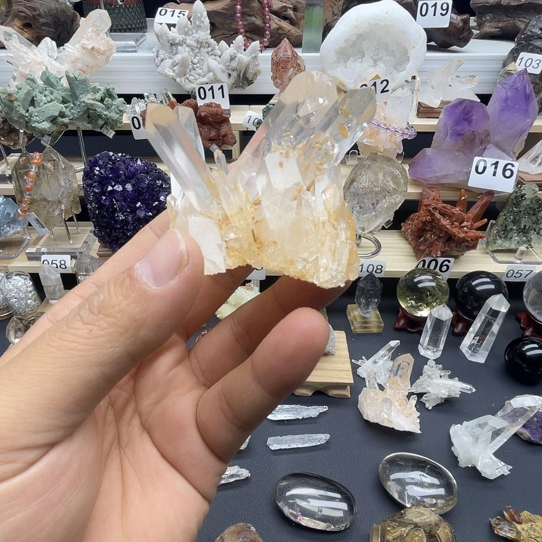 石材马达加斯加水晶簇家居摆件