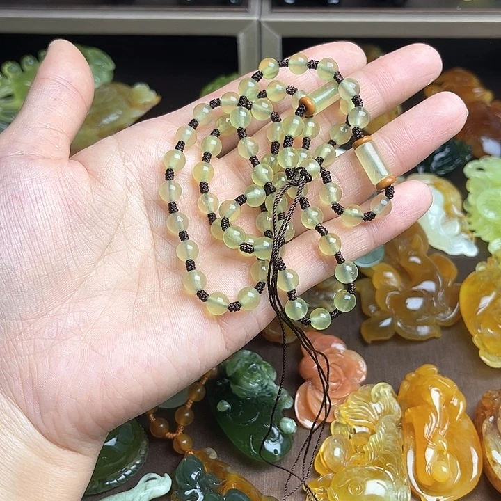 蛇纹石玉颈饰未镶嵌糊*
