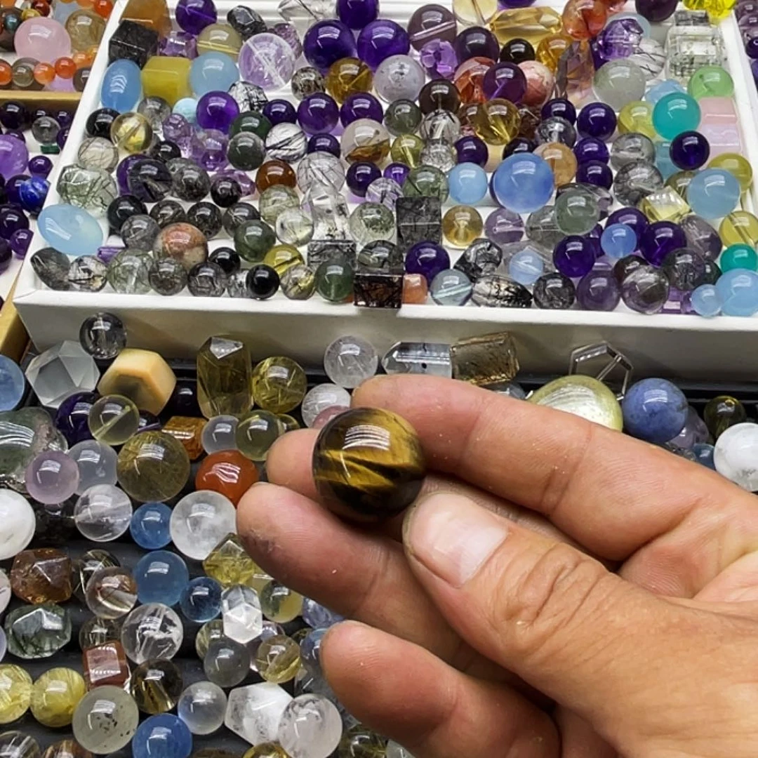 查罗石合金珠宝半成品小**?