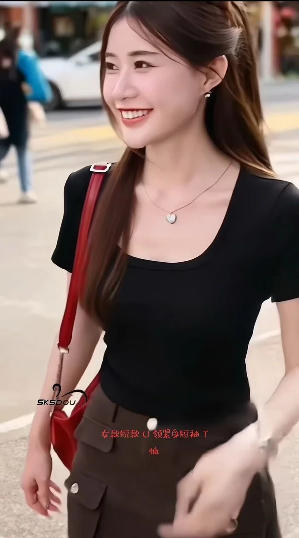 纯欲风短袖F领棉质短款女洋气夏季显瘦T恤百搭时尚打底衫修身性感