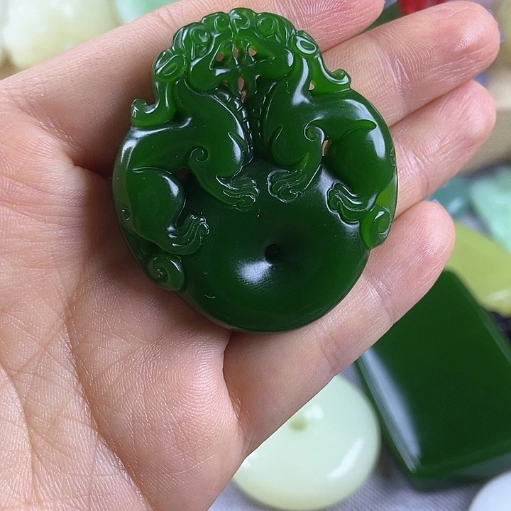 和田玉未镶嵌颈饰