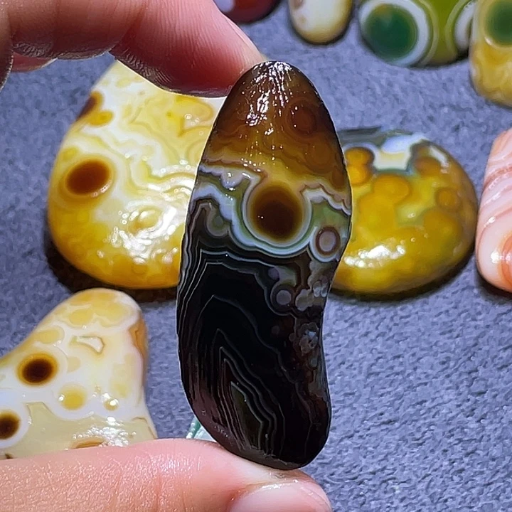 未镶嵌玛瑙/玉髓珠宝奇石