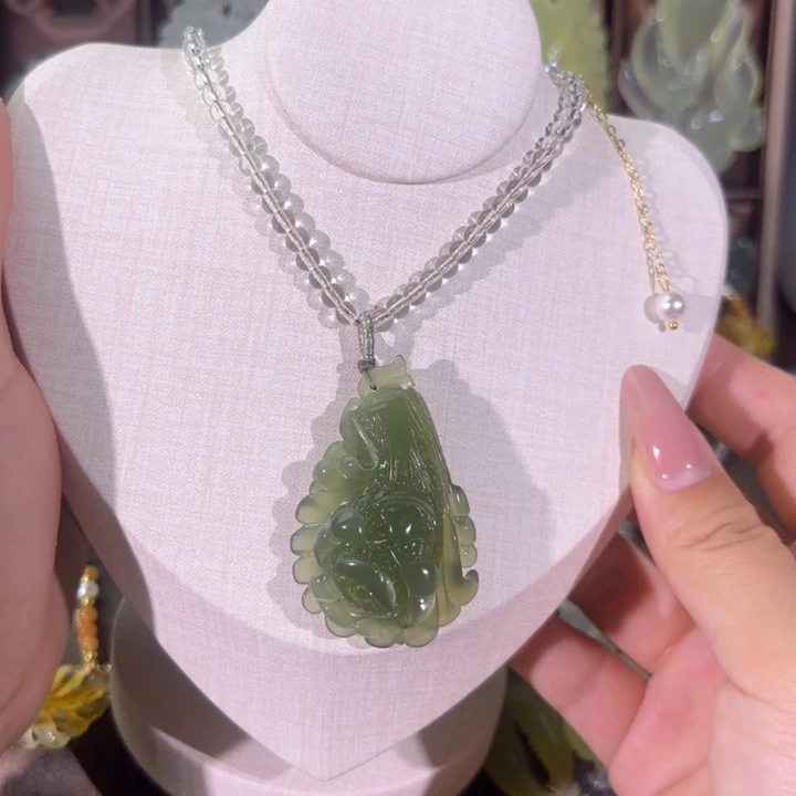 蛇纹石玉合金颈饰