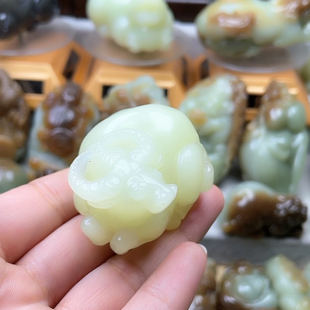 【闪购商品】和田玉未镶嵌挂件红*树