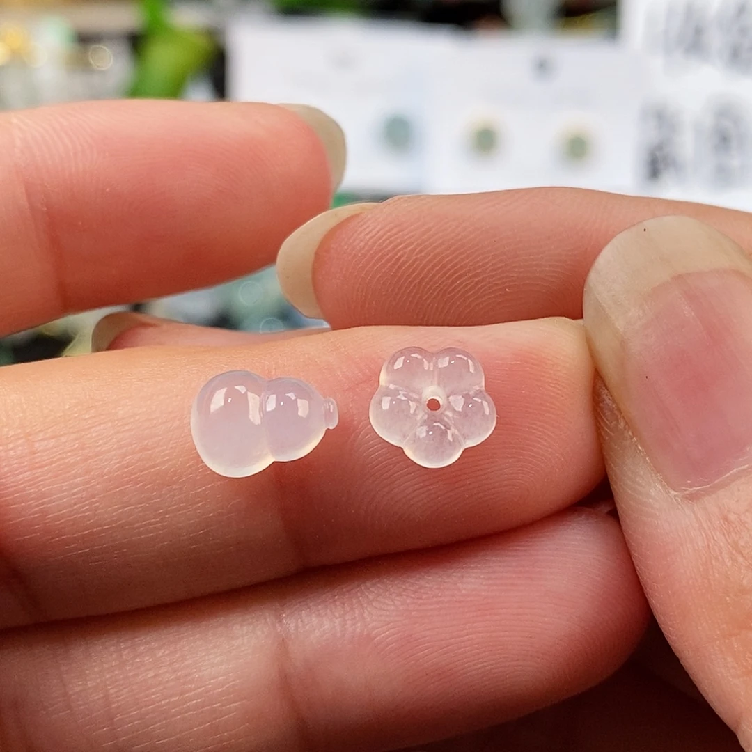 翡翠未镶嵌颈饰白月光葫芦小花
