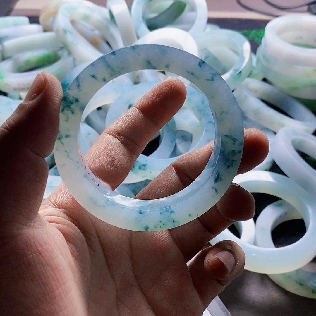 定制翡翠不退不换未镶嵌凡**粟