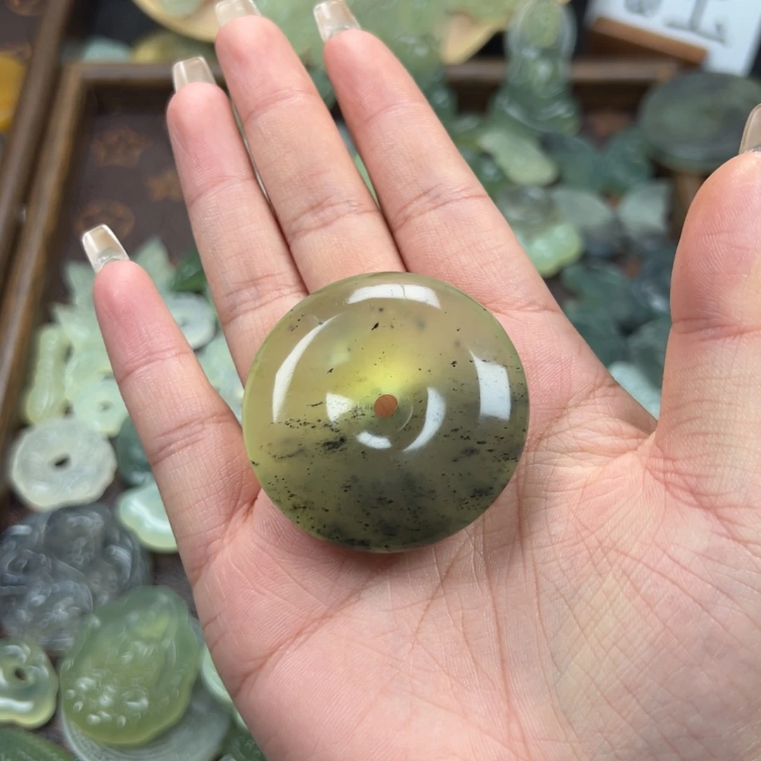 ****蛇纹石玉未镶嵌颈饰