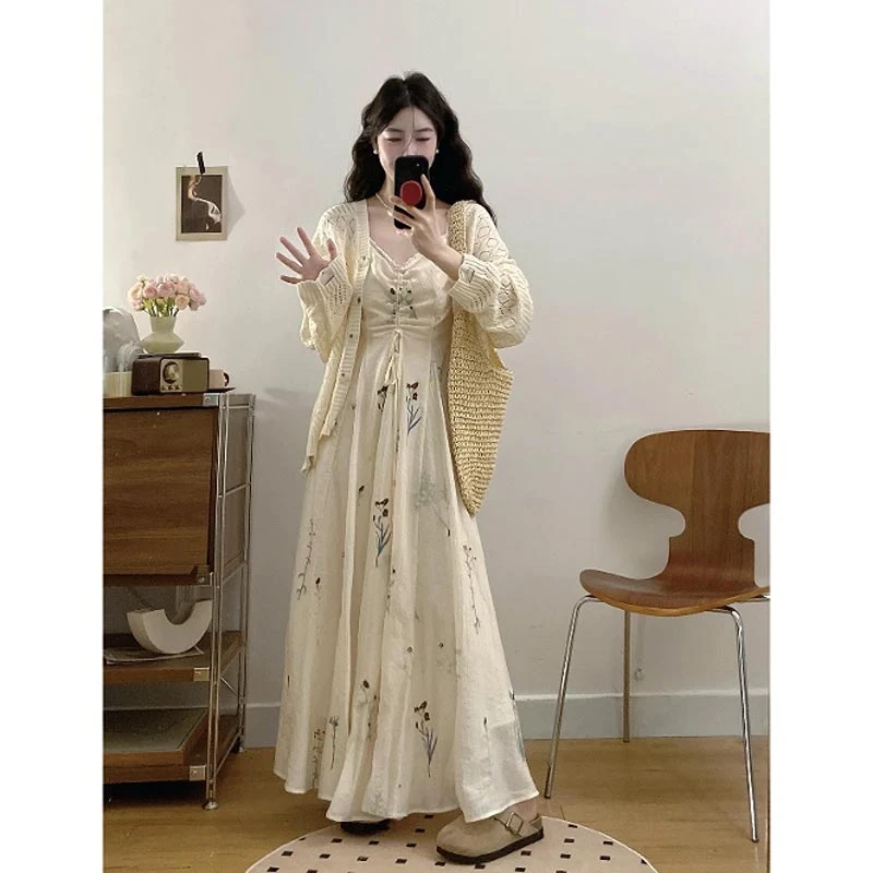法式杏色气质高级感连衣裙女士2025春秋新款复古针织衫时尚两件套