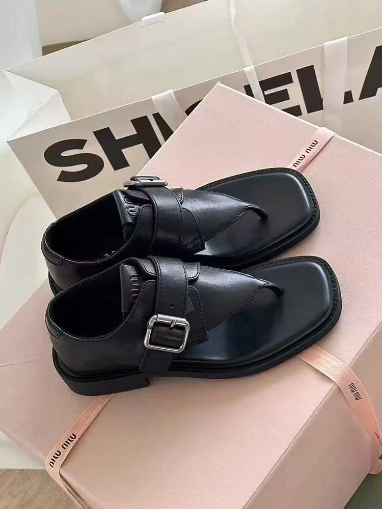 诗歌兰2025夏季新款女鞋时尚英伦风平底夹趾凉鞋女