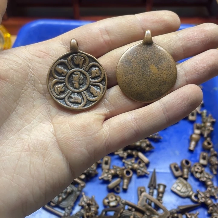 藏传紫利马六字真言牌两个