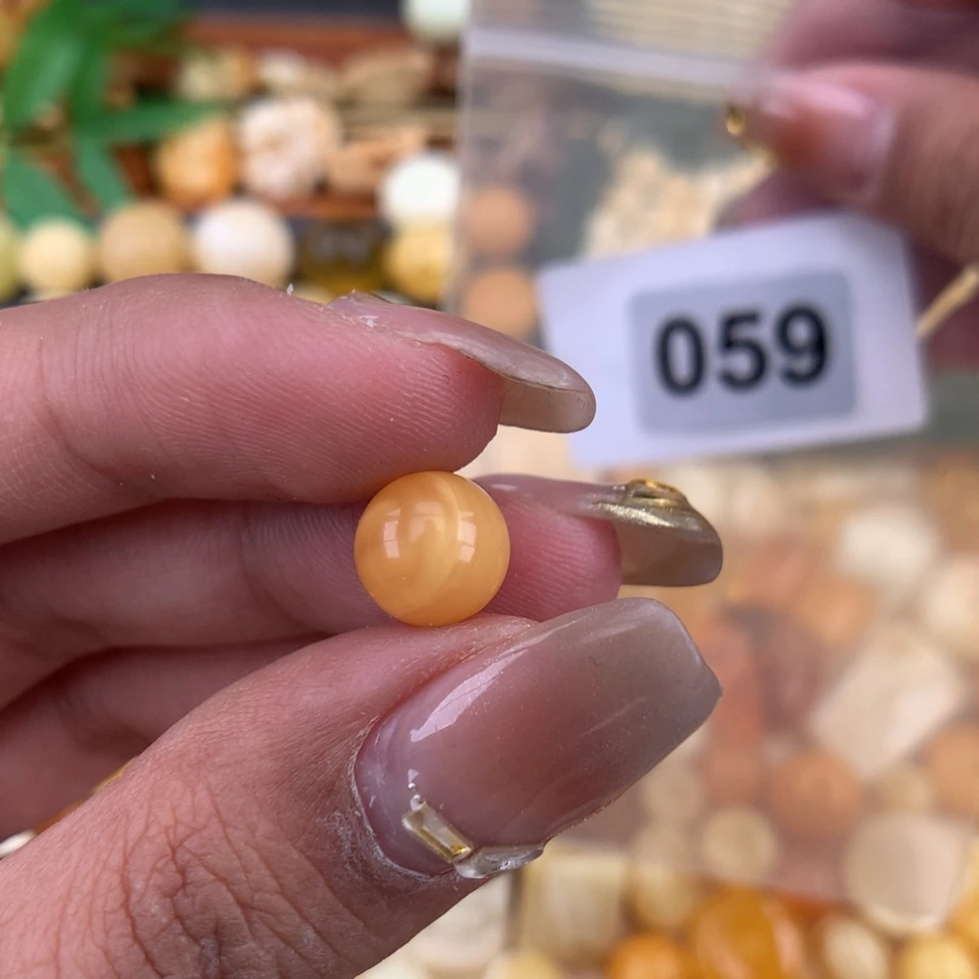 琥珀珠宝奇石未镶嵌 8.8