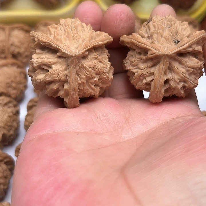 文玩核桃吊坠白*.我想要