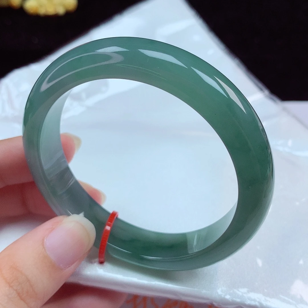 翡翠手镯未镶嵌天然