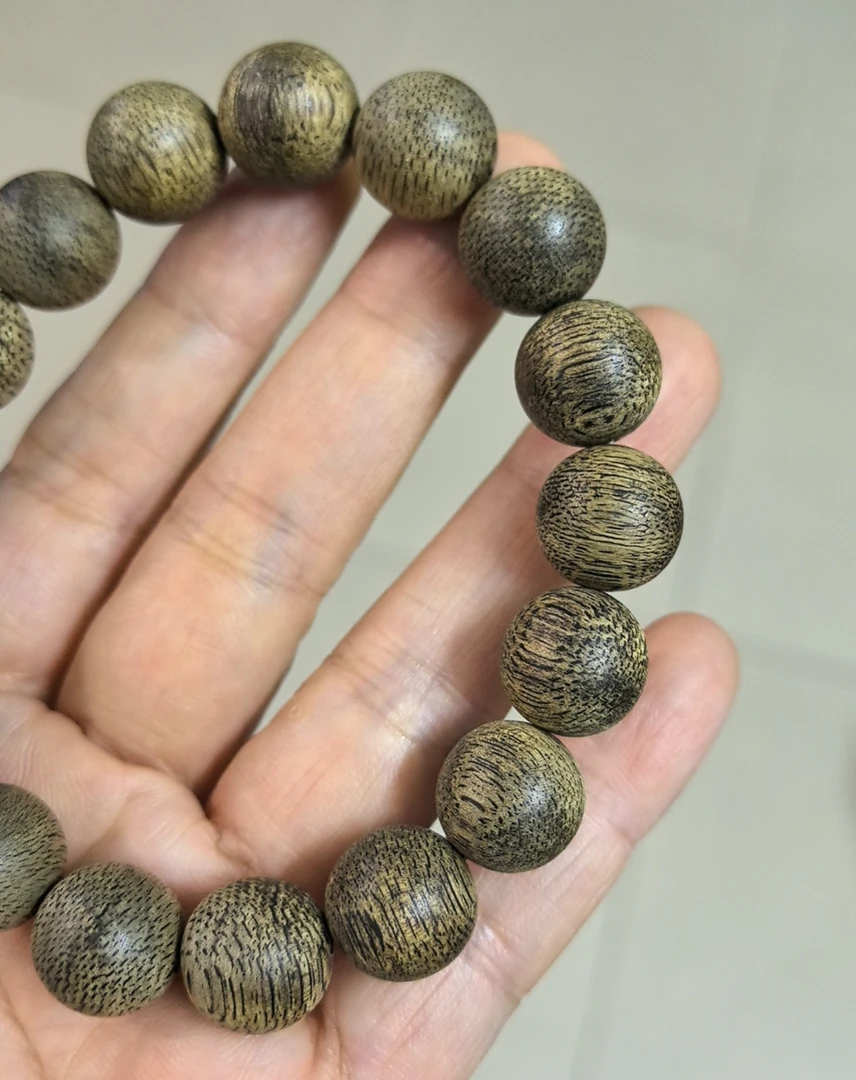 沉香文莱黑棋，卡1.26，14.8克