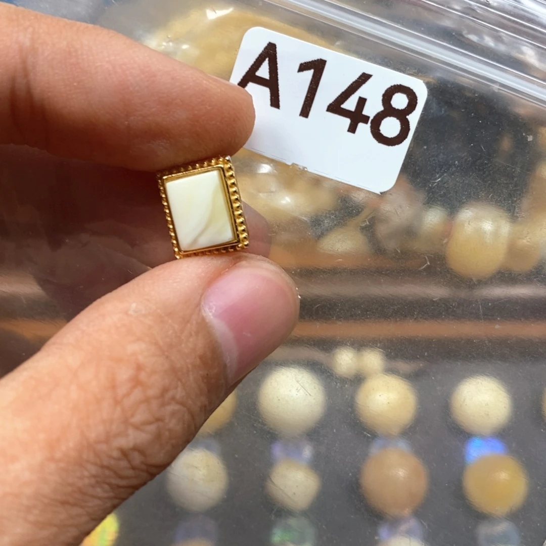 未镶嵌蜜蜡裸石十*苏只发