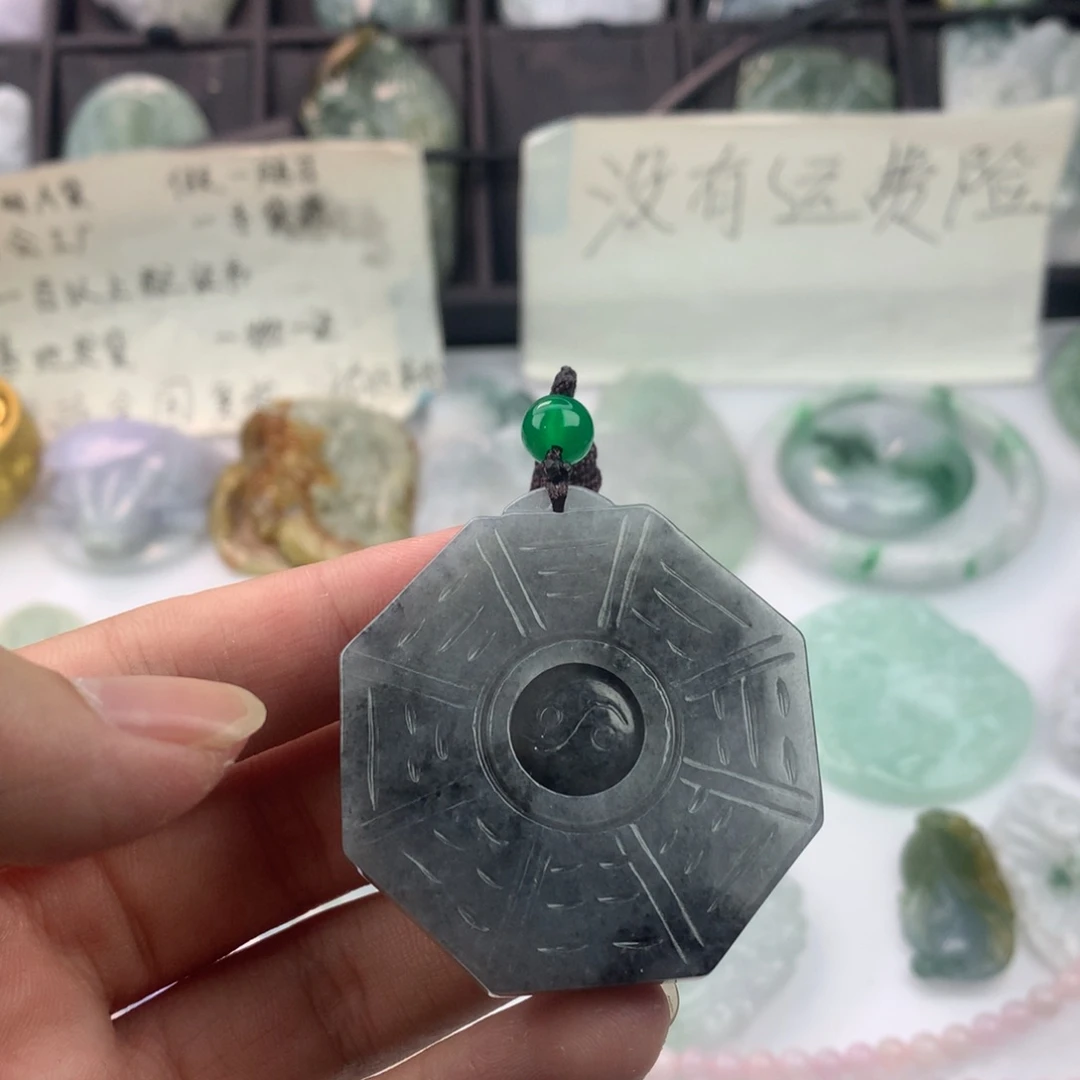 翡翠颈饰未镶嵌一