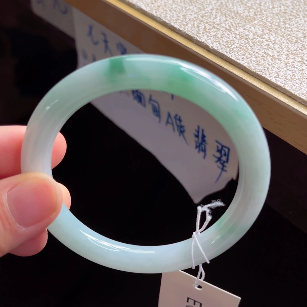 翡翠未镶嵌手镯手镯