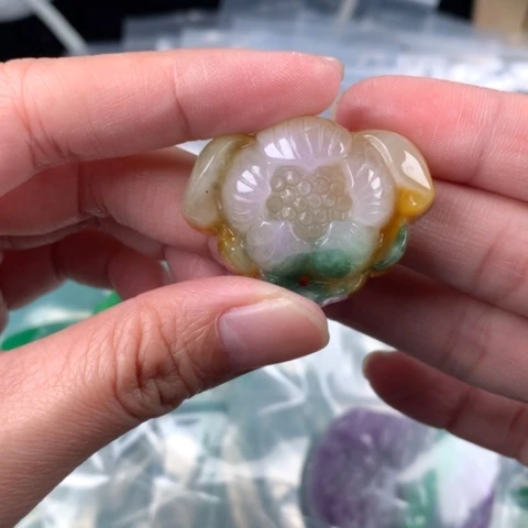 颈饰未镶嵌翡翠2