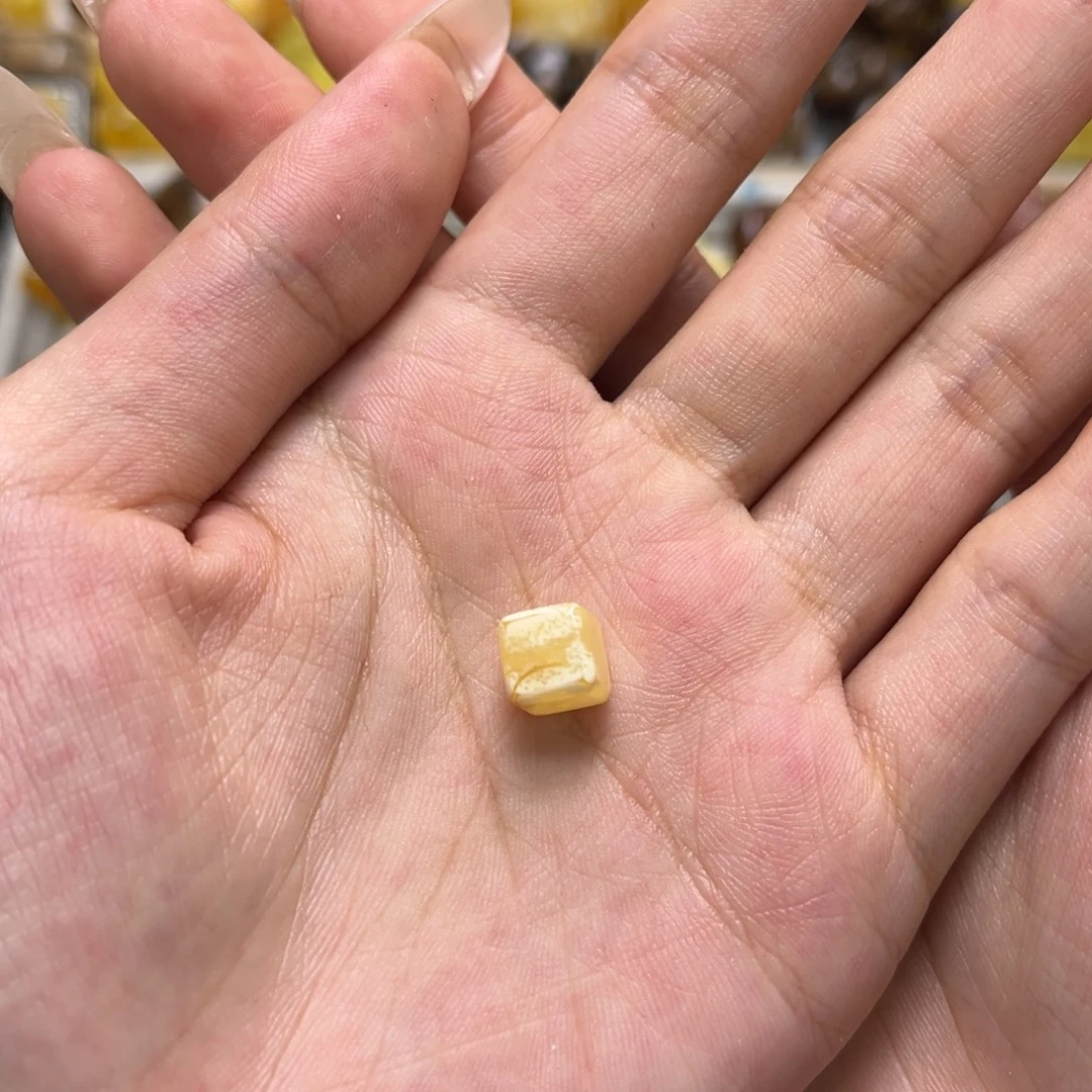 *****琥珀未镶嵌裸石天然琥珀