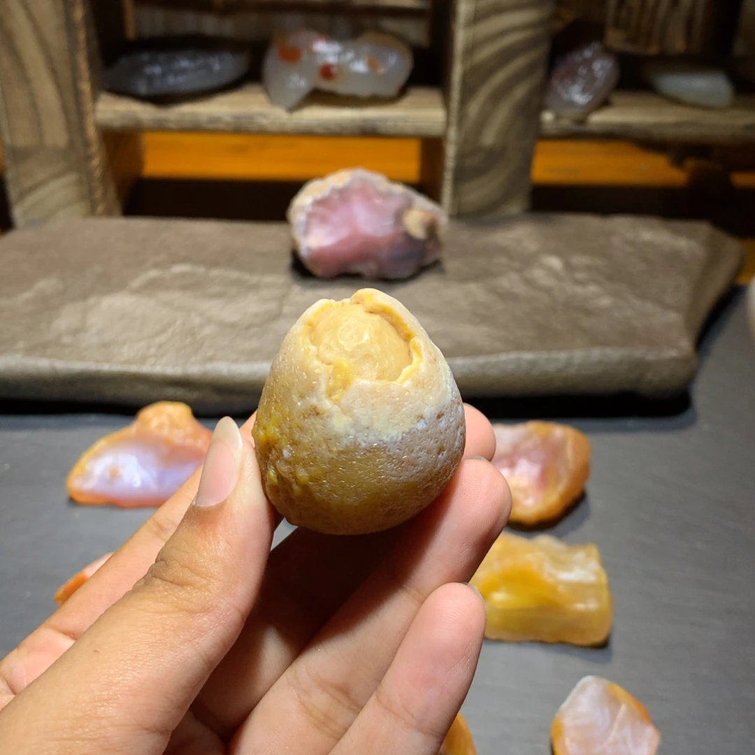 玛瑙/玉髓未镶嵌珠宝奇石