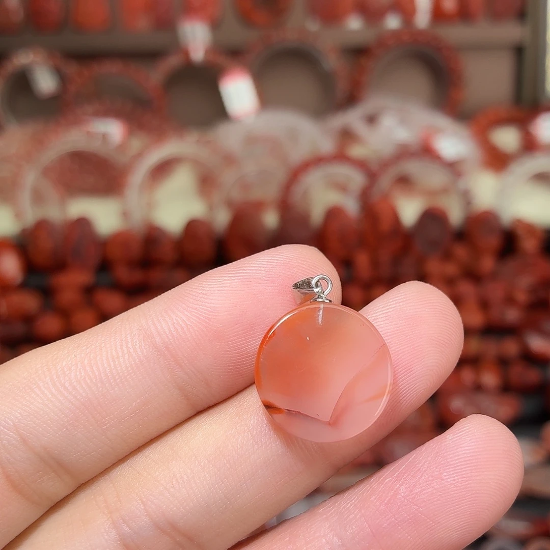 南红玛瑙未镶嵌颈饰圆牌吊坠