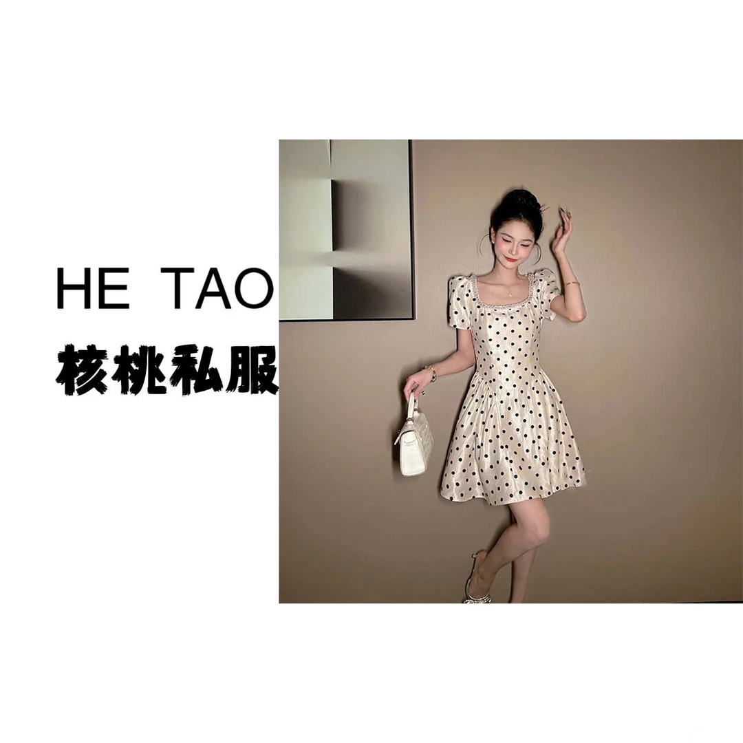 2025新款修腰波点气质方领高腰时尚名媛赫本风小个子连衣裙D2232