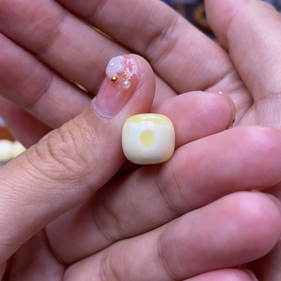 琥珀未镶嵌珠宝奇石11.9