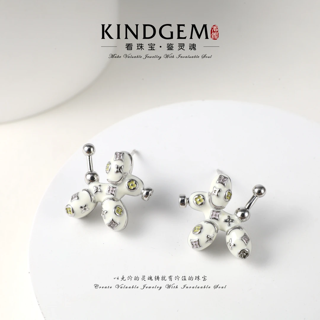 铜合金珐琅耳饰 KindGem 设计款轻奢奶白色小狗气质耳钉 C-41889