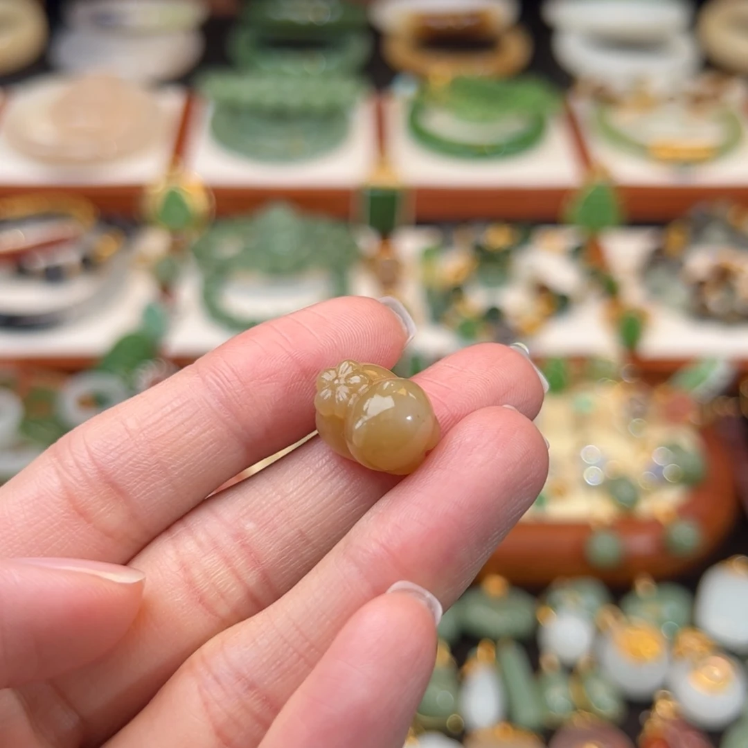 和田玉未镶嵌挂件荔*ღ微瑕福利