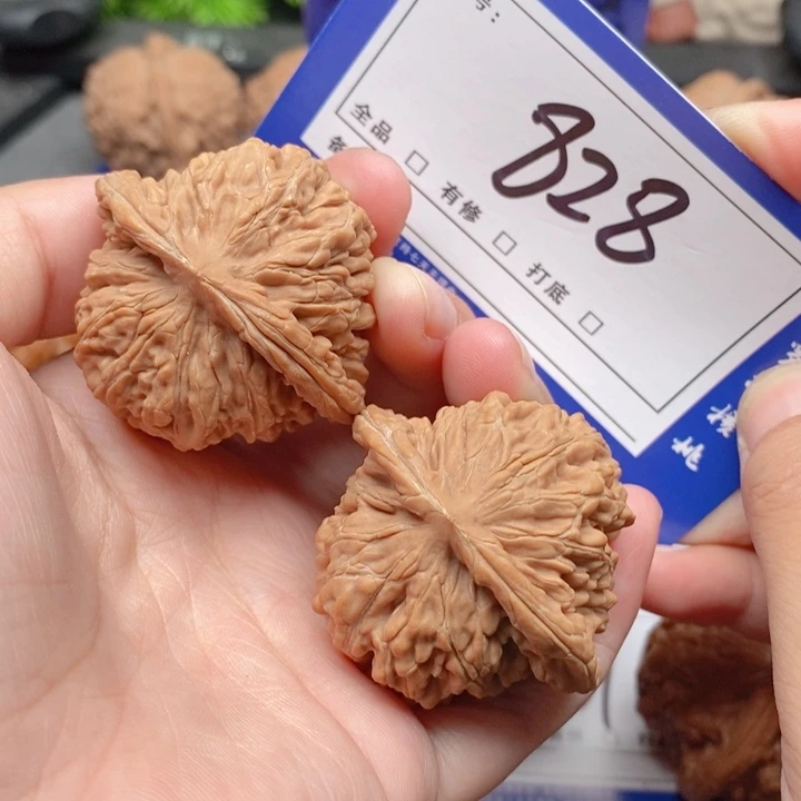 把件桃核豐*轩42四座楼828号牌