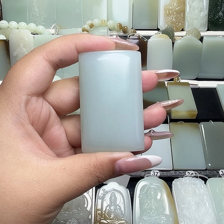 颈饰未镶嵌和田玉