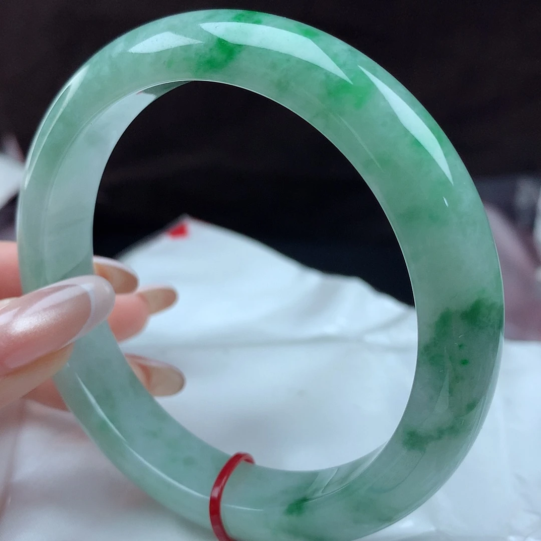 翡翠手镯未镶嵌431562，63圈