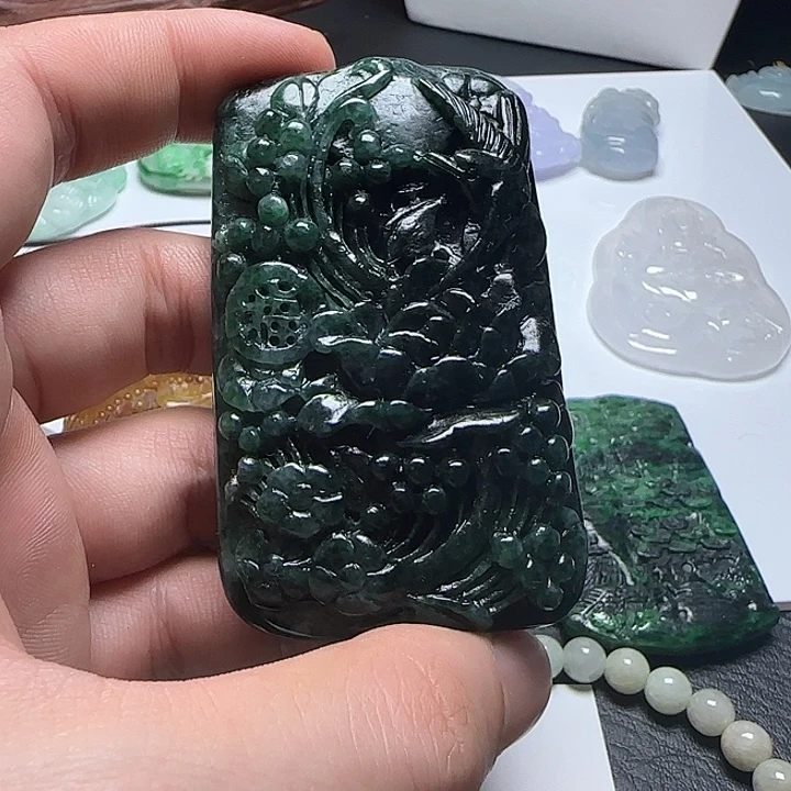 翡翠未镶嵌颈饰天然缅甸A货翡翠