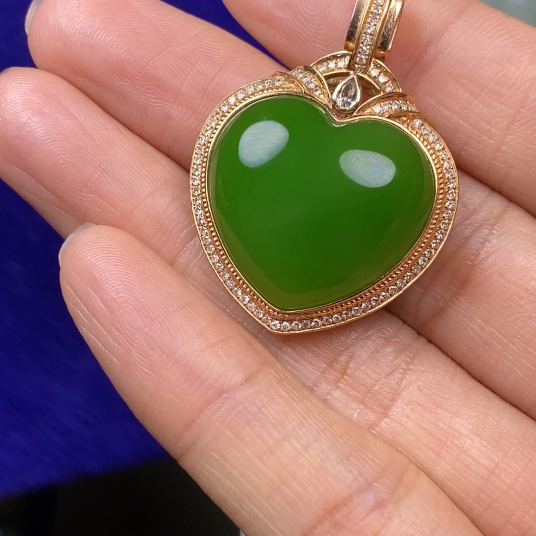 和田玉18K金镶嵌挂件